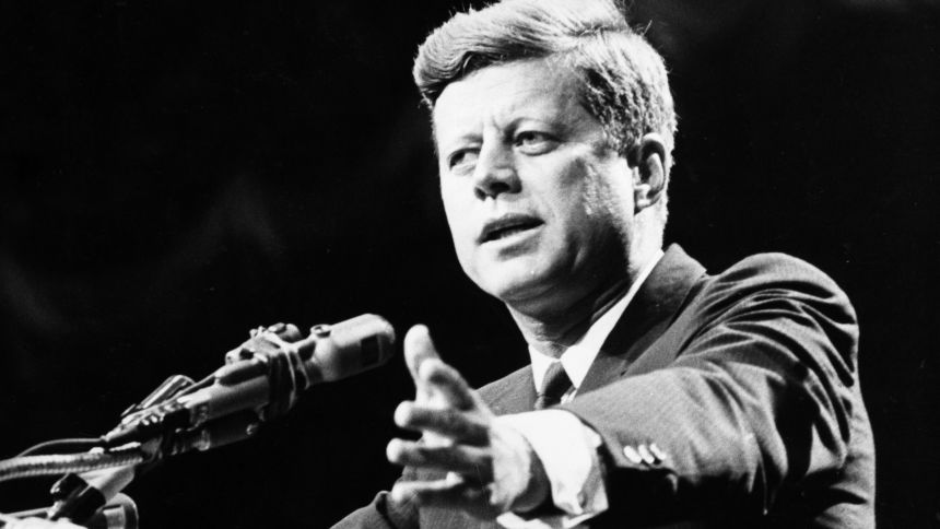 1962: US statesman John F Kennedy, 35th president of the USA, making a speech. (Photo by Central Press/Getty Images)