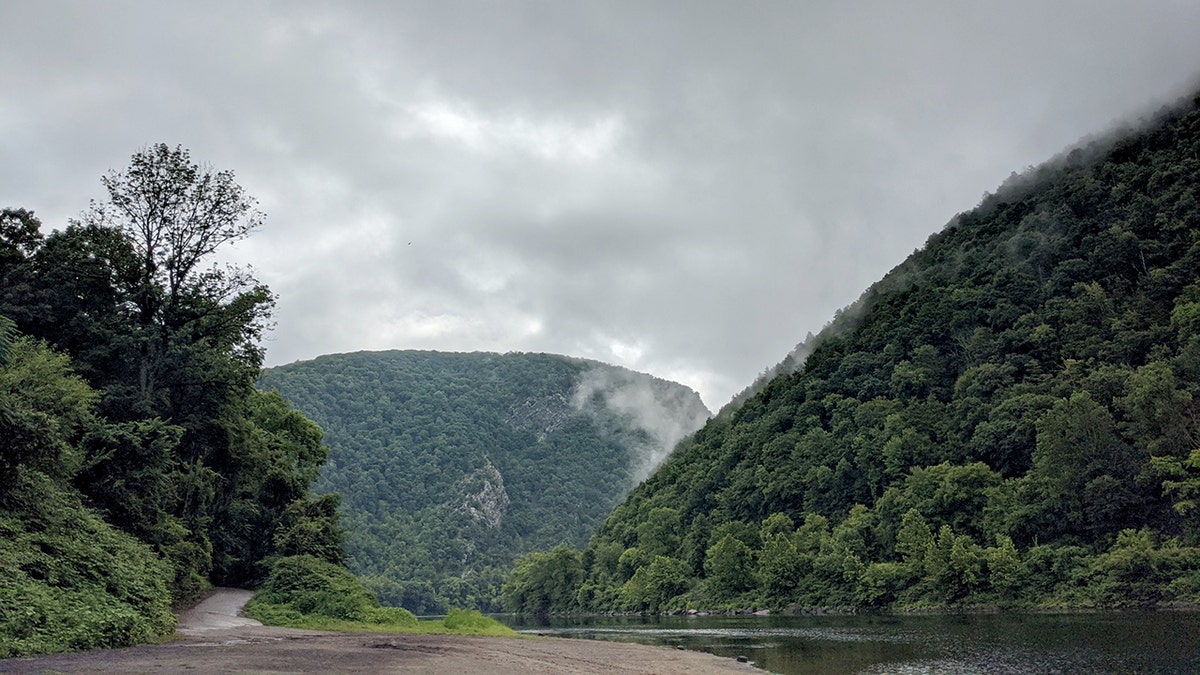 Delaware River flowing between two mountains