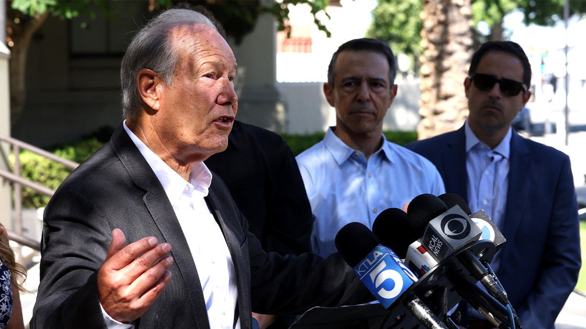 Rob Glushon speaks about crime in Encino