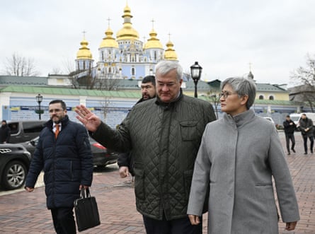 Penny Wong (R) with Ukraine’s minister of foreign affairs, Andriy Sybiga, in Kyiv in 2024.
