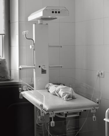 Made from inside the war rather than in response to it, Shahrokhshahi’s activist approach rejects spectacle in favour of proximity, attending to the rhythms, contradictions and fragile continuities of daily life under prolonged violence.