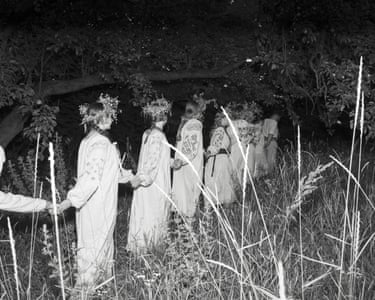 A recurring focus on youth and subculture reflects the improvised paths life takes in the present moment. The title Wet Ground links Shahrokhshahi’s survival of a rocket strike during a medical evacuation, to the unstable terrain of a country in rapid transformation, where safety and danger exist in close proximity, forming an embodied account of a country resisting erasure while life continues under pressure.