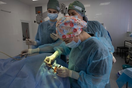 Mariia Borkhalenko performing surgery